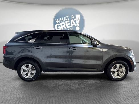 Used 2023 Kia Sorento LX AWD/4WD image 2