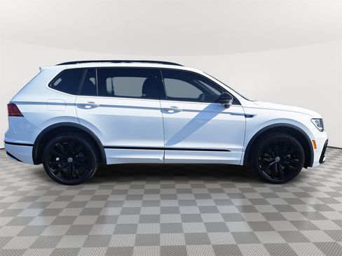 Used 2021 Volkswagen Tiguan SE R-Line image 4