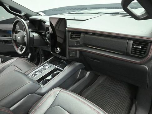 Used 2023 Ford Expedition Limited image 30