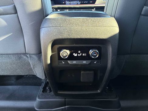 Certified 2024 Chevrolet Traverse RS image 22