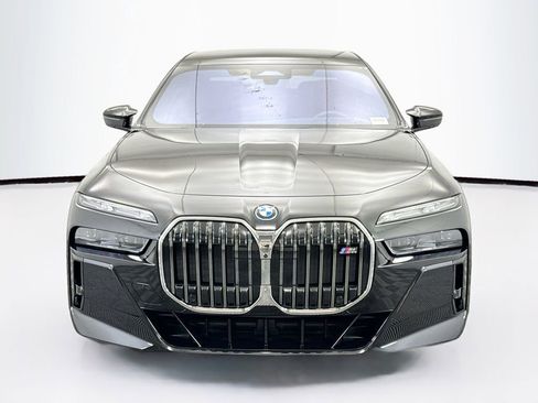 Certified 2024 BMW i7 M70 w/ Executive Package image 2