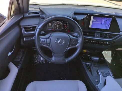 Used 2024 Lexus UX 250h 250h Premium image 16