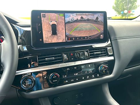 New 2026 Nissan Pathfinder SL FWD image 22