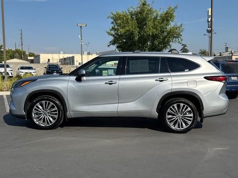 Used 2022 Toyota Highlander Platinum AWD/4WD image 9