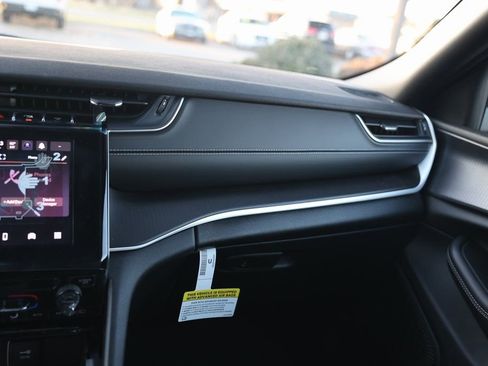 New 2025 Jeep Grand Cherokee Laredo X w/ Trailer Tow Package image 34