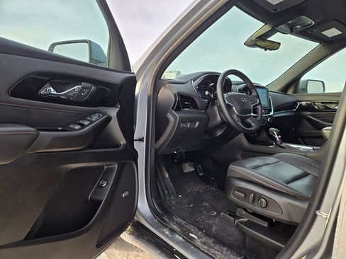 Used 2023 Chevrolet Traverse RS w/ LPO, Floor Liner Package image 9