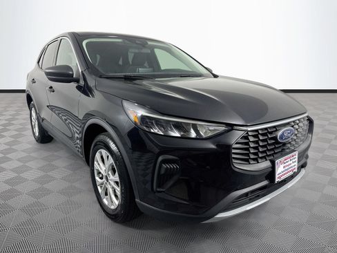 Used 2023 Ford Escape Active AWD/4WD image 1