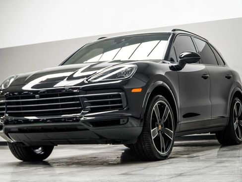 Used 2023 Porsche Cayenne Platinum Edition AWD/4WD image 9