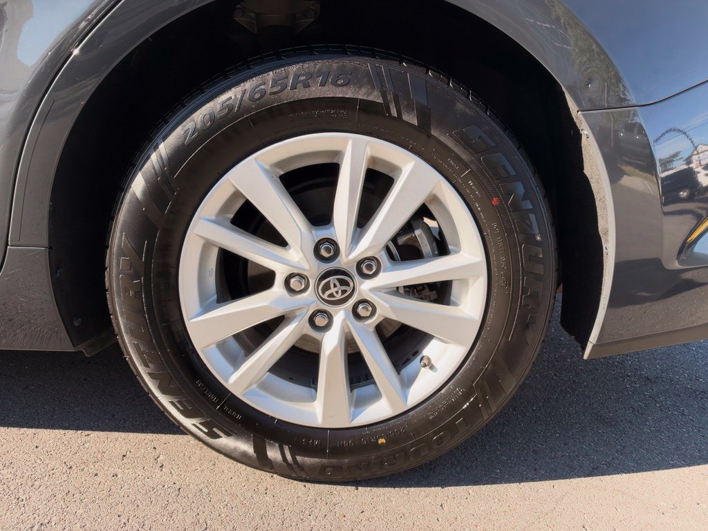 Used 2025 Toyota Camry LE FWD image 28