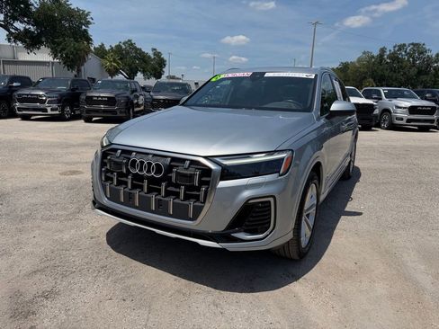 Used 2025 Audi Q7 3.0T Premium Plus AWD/4WD image 2