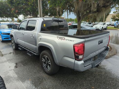 Used 2019 Toyota Tacoma TRD Sport w/ Technology Package RWD image 3