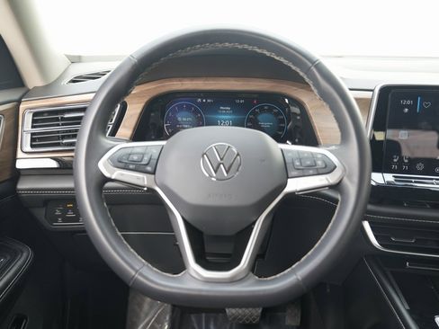 Used 2024 Volkswagen Atlas SE image 43