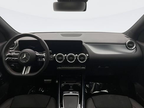 Used 2025 Mercedes-Benz GLA 250 GLA 250 4WD w/ AMG Night Package image 14