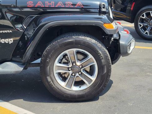 Used 2022 Jeep Wrangler Unlimited Sahara w/ Cold Weather Group AWD/4WD image 30