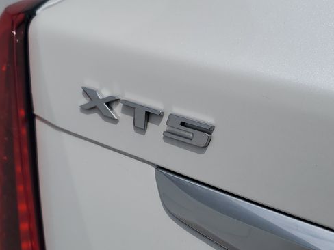 Used 2023 Cadillac XT5 Premium Luxury w/ Technology Package image 8