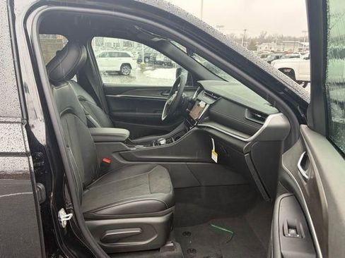 New 2026 Jeep Grand Cherokee Laredo image 12