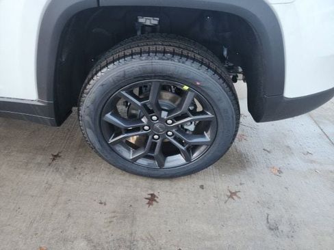 New 2025 Jeep Grand Cherokee Limited image 24