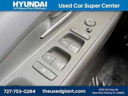 Used 2025 Hyundai Elantra Sport FWD image 24