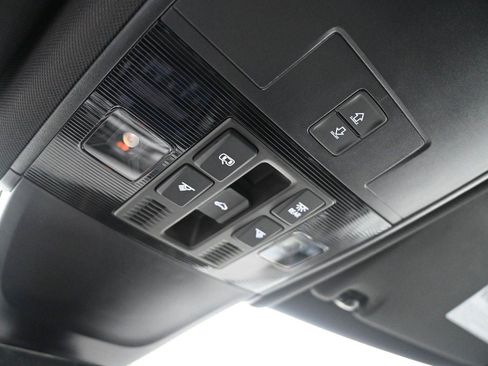 Certified 2024 Volkswagen Tiguan SEL R-Line AWD/4WD image 7