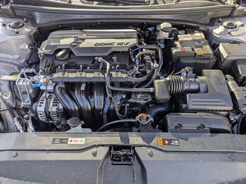 New 2025 Hyundai Elantra SEL image 17