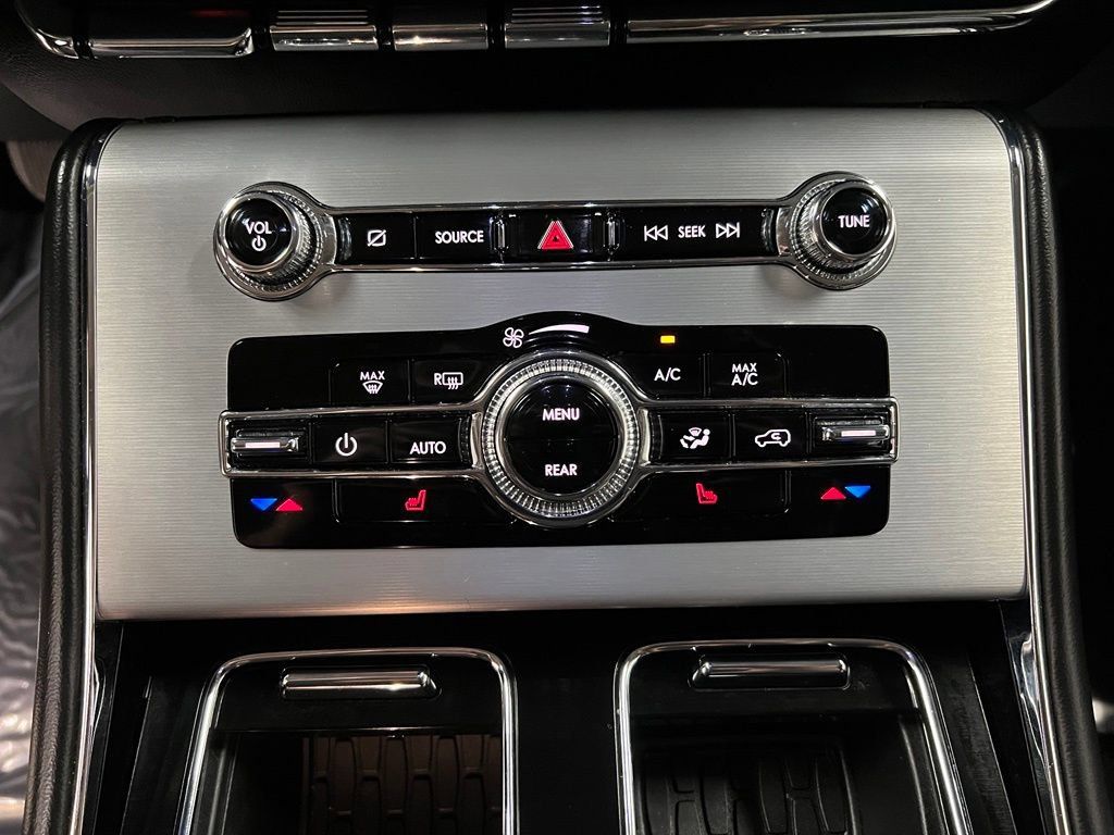Used 2023 Lincoln Aviator AWD image 25