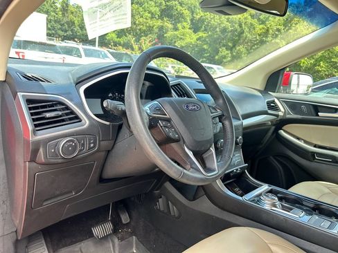 Used 2020 Ford Edge SEL w/ Convenience Package FWD image 10