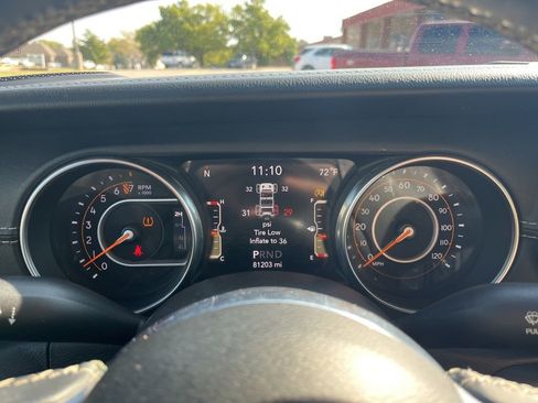 Used 2018 Jeep Wrangler Unlimited Sahara image 65