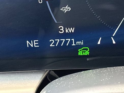 Certified 2024 Cadillac Lyriq Luxury AWD/4WD image 12