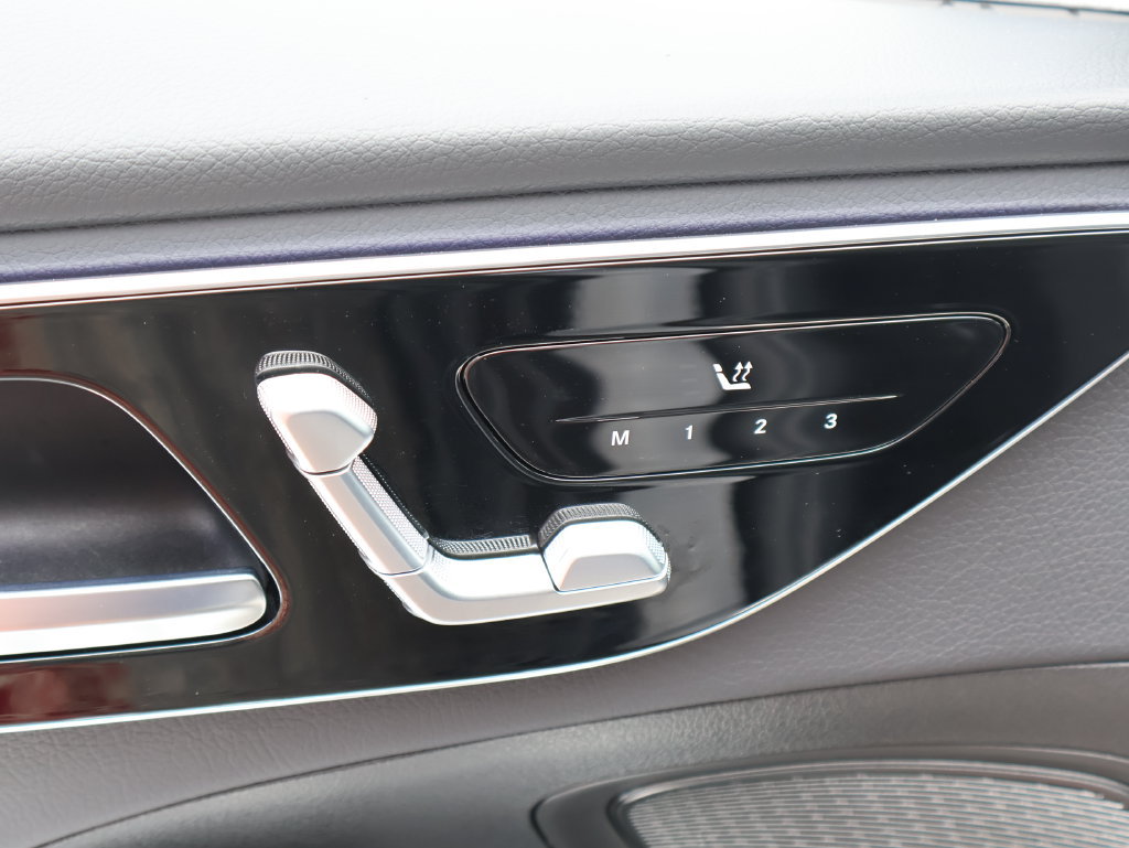 Used 2025 Mercedes-Benz C 300 4MATIC Sedan image 26
