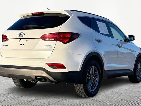 Used 2017 Hyundai Santa Fe Sport image 2