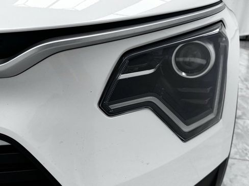 Used 2023 Kia Niro EX image 15