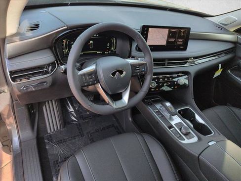 Used 2026 INFINITI QX60 Luxe w/ Family Package FWD image 3