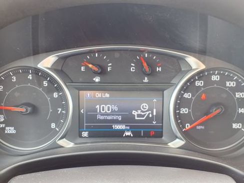 Used 2023 GMC Terrain SLE FWD image 30