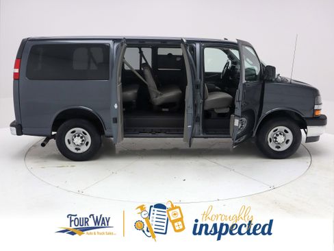 Used 2017 Chevrolet Express 2500 LS RWD image 3