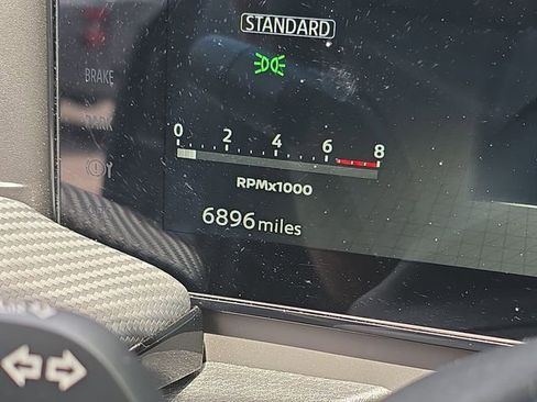 Used 2025 Nissan Kicks SR FWD image 26