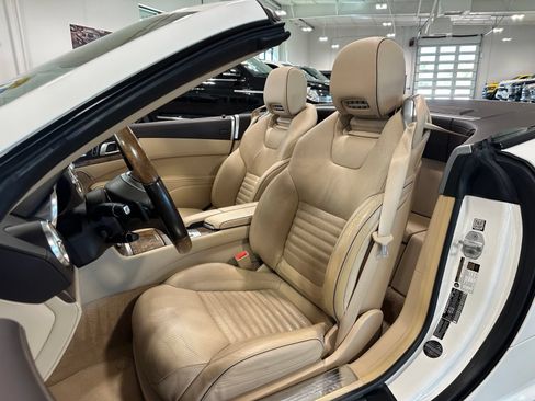 Used 2016 Mercedes-Benz SL 550 image 22