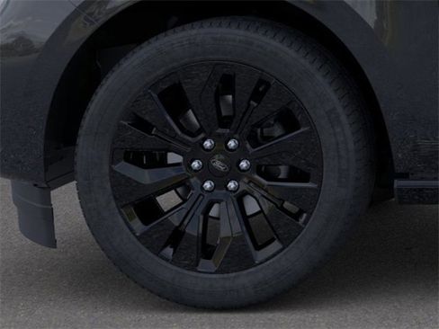 New 2025 Ford Expedition Platinum w/ Stealth Appearance Package image 19