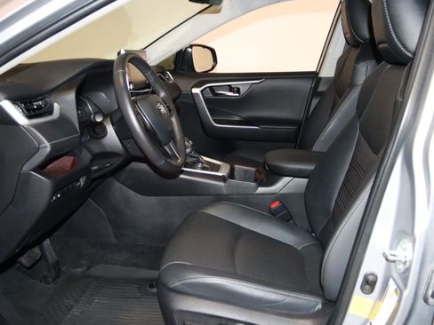 Used 2022 Toyota RAV4 Limited AWD/4WD image 32