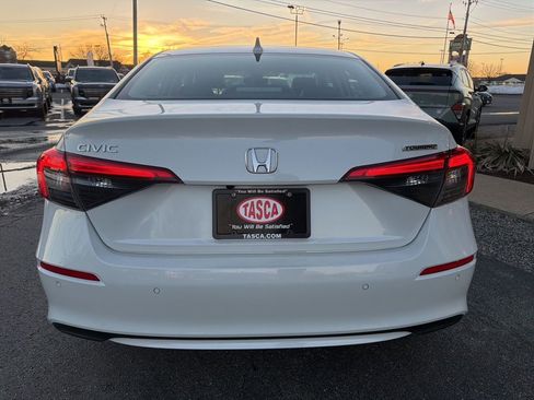 Used 2024 Honda Civic Touring image 6