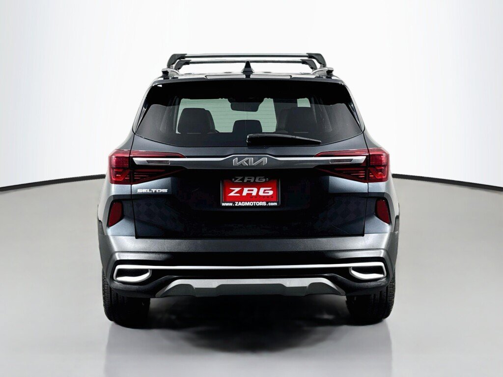 Used 2023 Kia Seltos SX w/ SX Sunroof Package AWD/4WD image 4