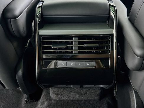 Used 2025 Land Rover Range Rover Sport SE AWD/4WD image 27