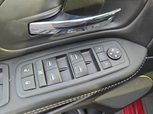 Used 2017 Dodge Grand Caravan SE image 13