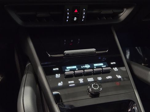 New 2026 Porsche Cayenne Base image 21