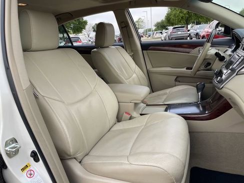 Used 2011 Toyota Avalon Limited image 25
