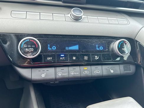 Used 2023 Hyundai Elantra SEL w/ Convenience Package FWD image 24