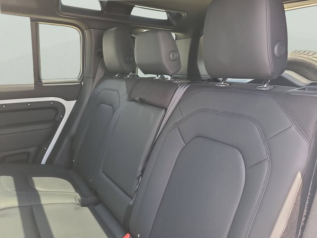 Used 2025 Land Rover Defender 110 S AWD/4WD image 5