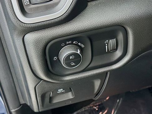Certified 2022 RAM 1500 Big Horn AWD/4WD image 17