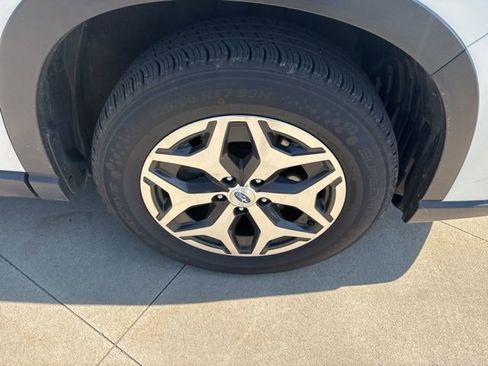 Used 2023 Subaru Forester Premium w/ Popular Package #1 image 9