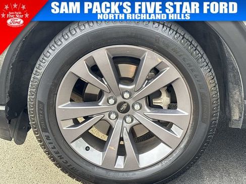 Used 2023 Ford Explorer XLT w/ Equipment Group 202A RWD image 9