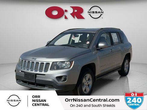 Used 2016 Jeep Compass Latitude image 1